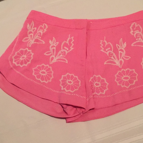 Shorts - Picture 1 of 2